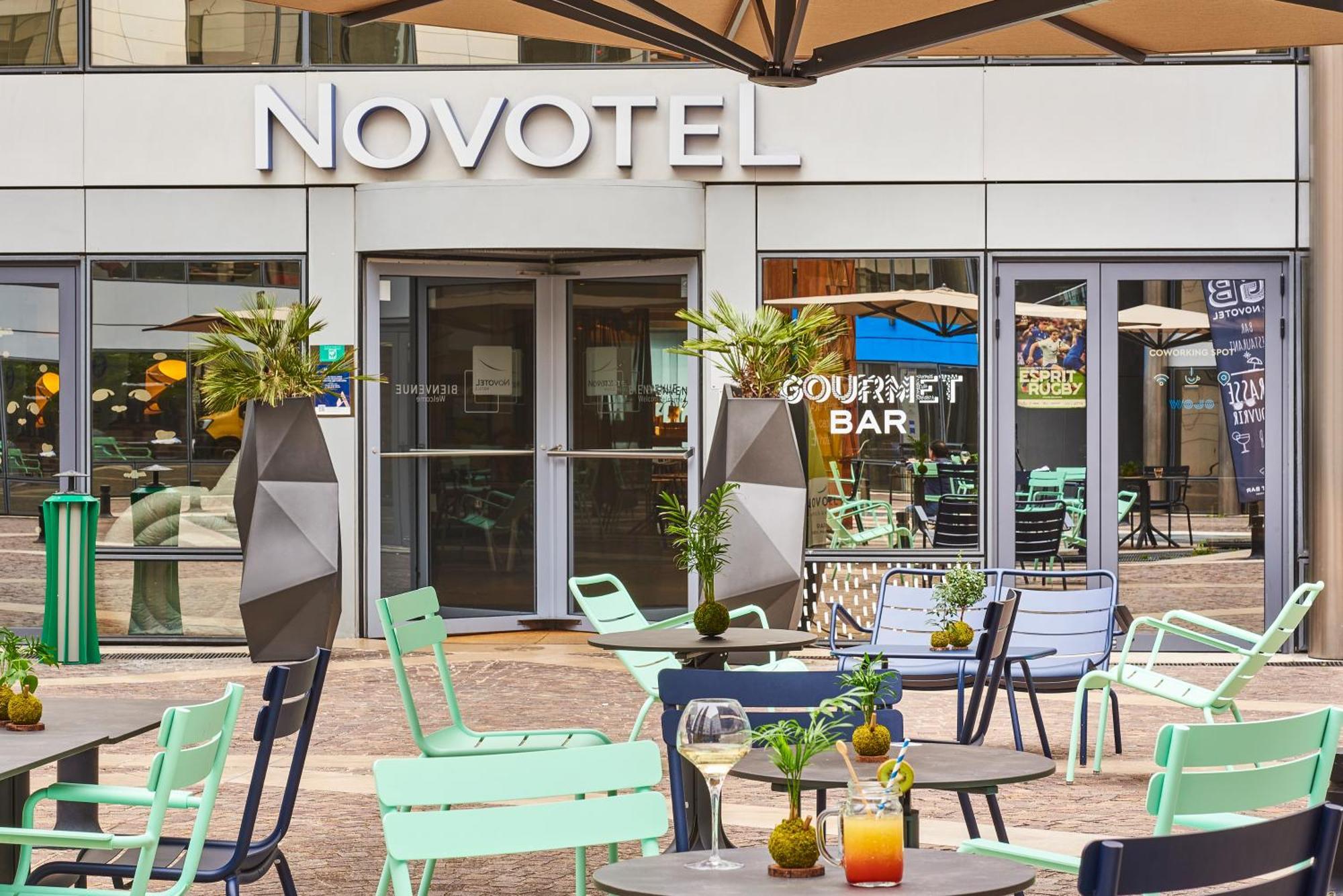Novotel Paris Rueil Malmaison Bagian luar foto