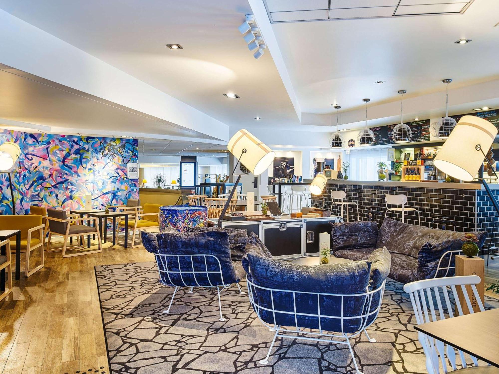 Novotel Paris Rueil Malmaison Bagian luar foto