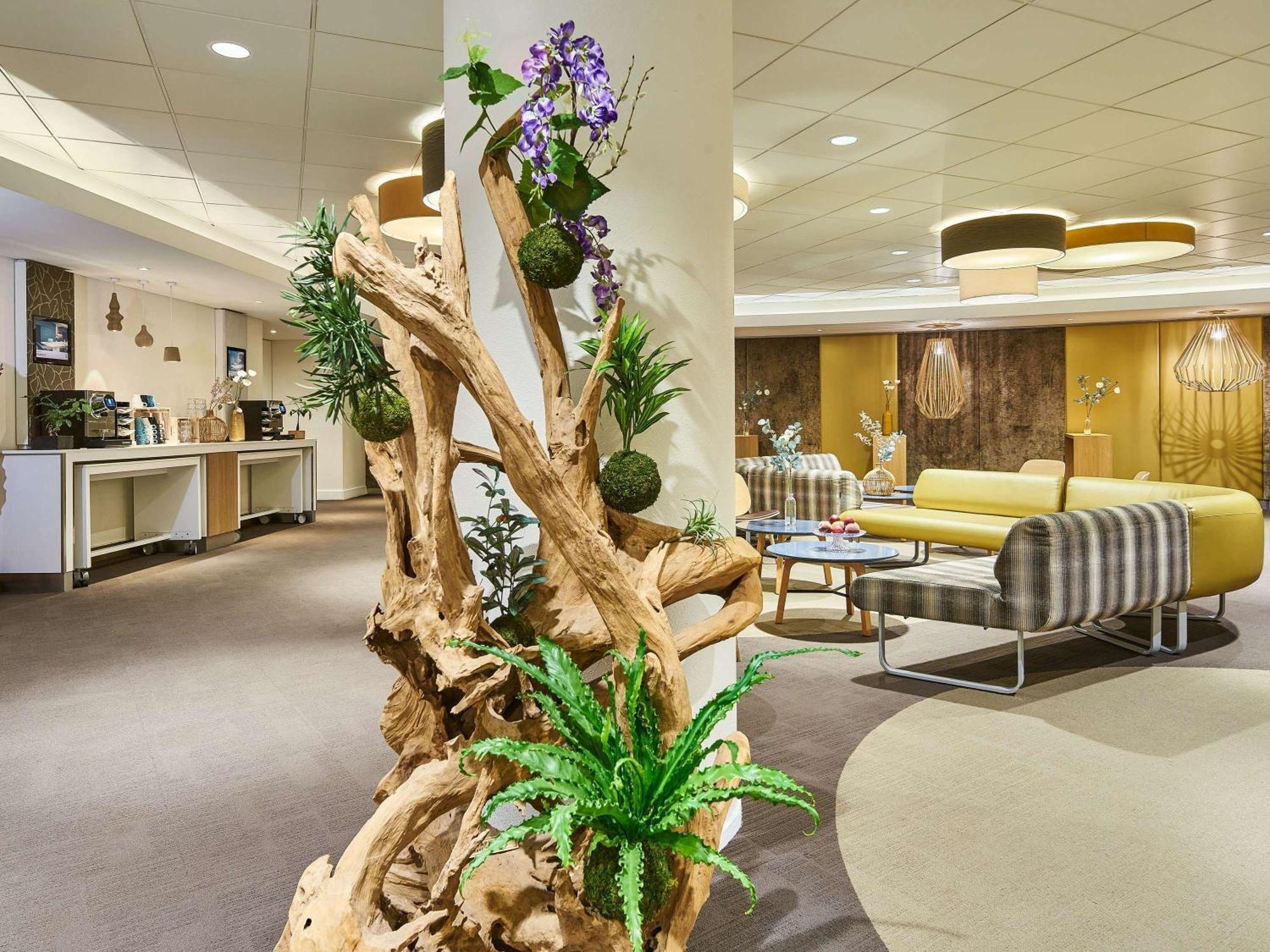 Novotel Paris Rueil Malmaison Bagian luar foto