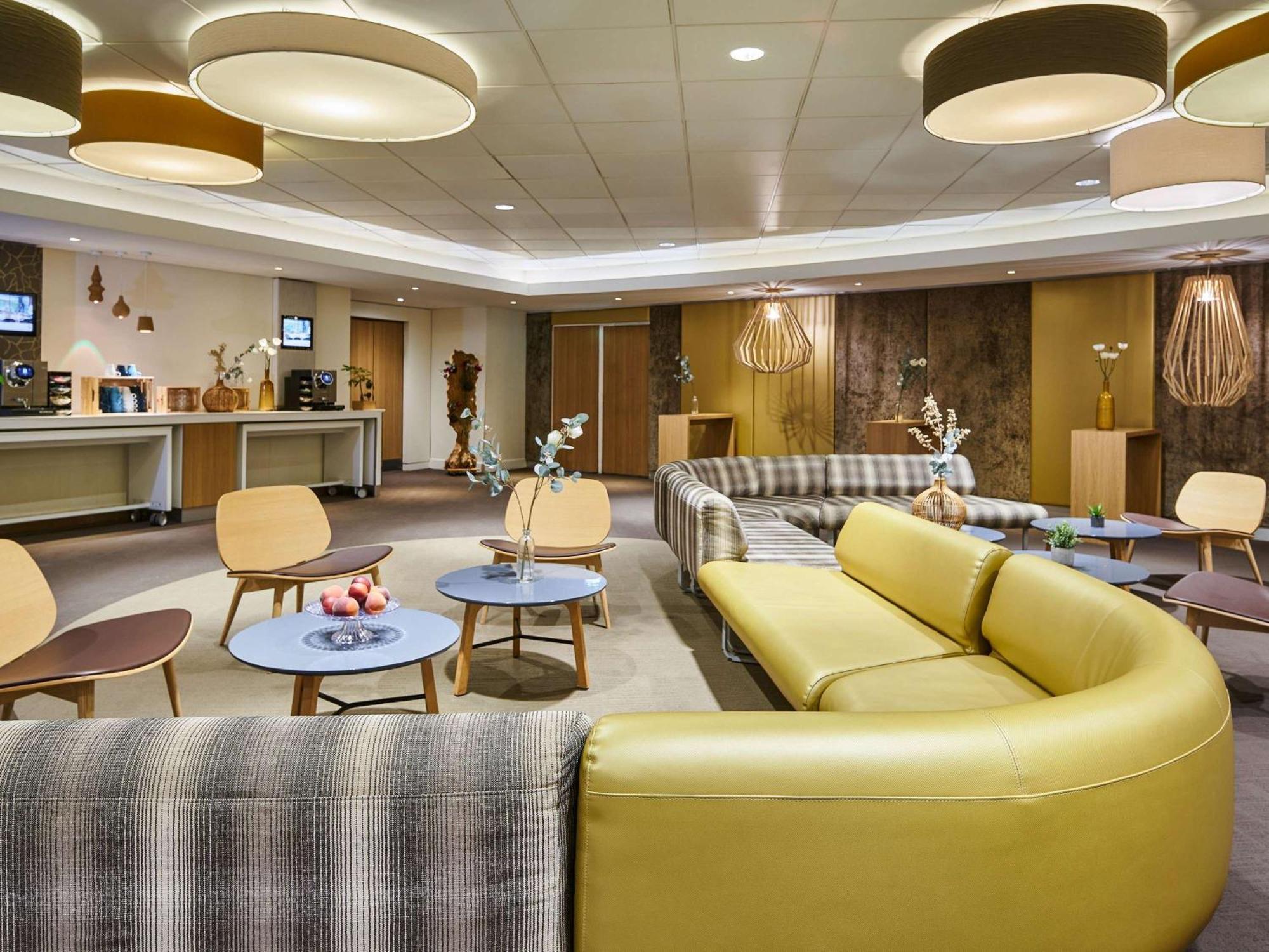 Novotel Paris Rueil Malmaison Bagian luar foto