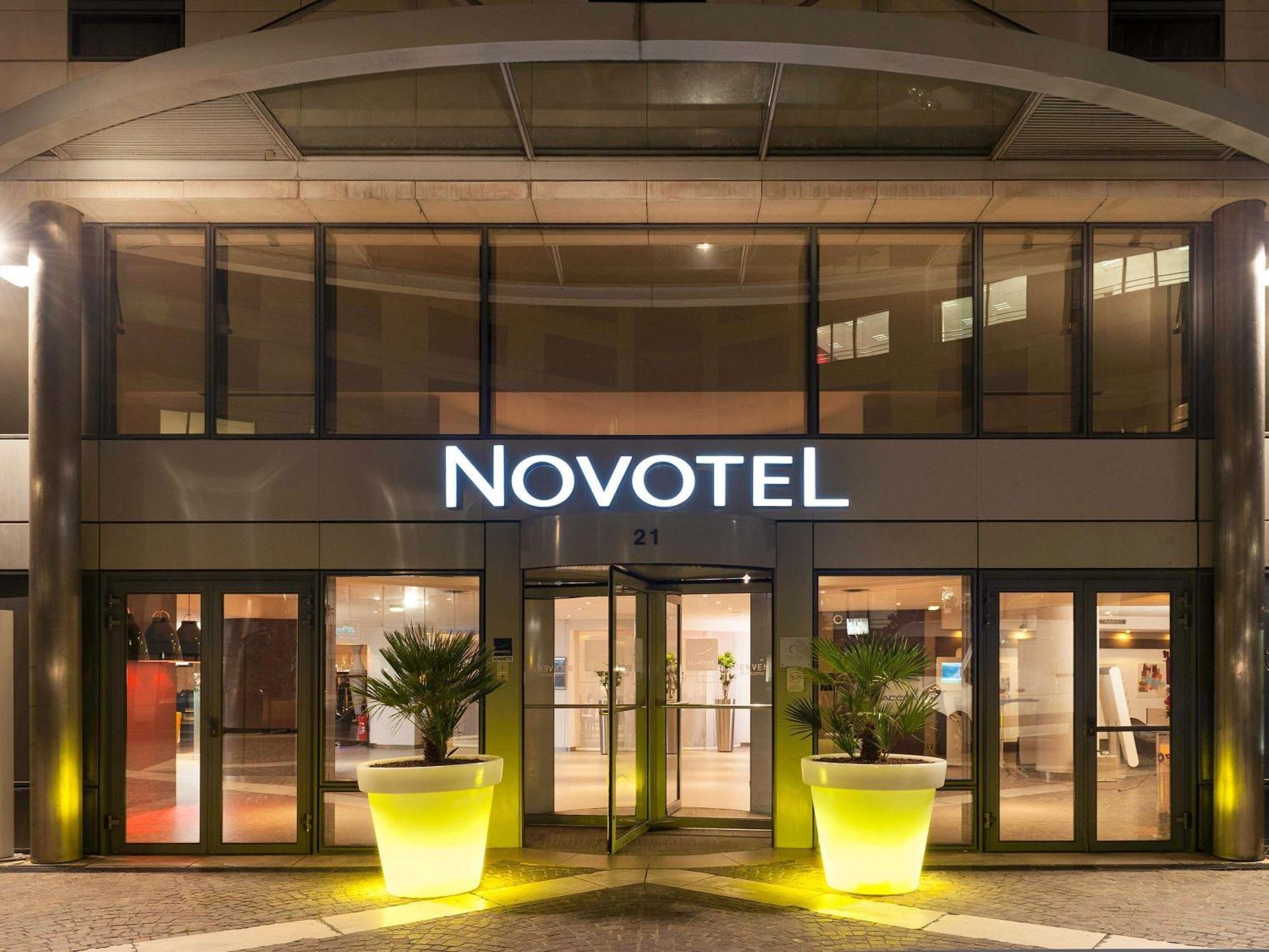 Novotel Paris Rueil Malmaison Bagian luar foto