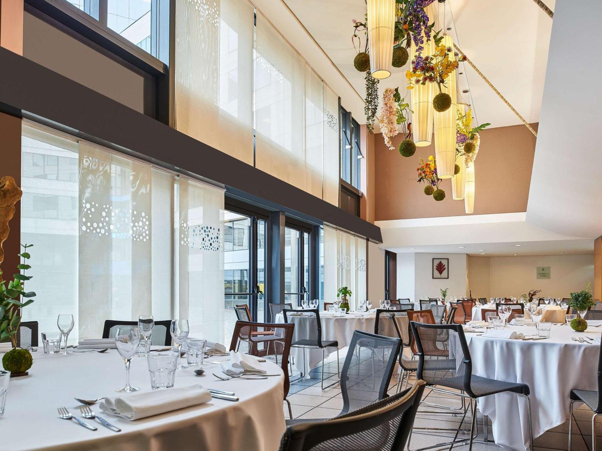 Novotel Paris Rueil Malmaison Bagian luar foto