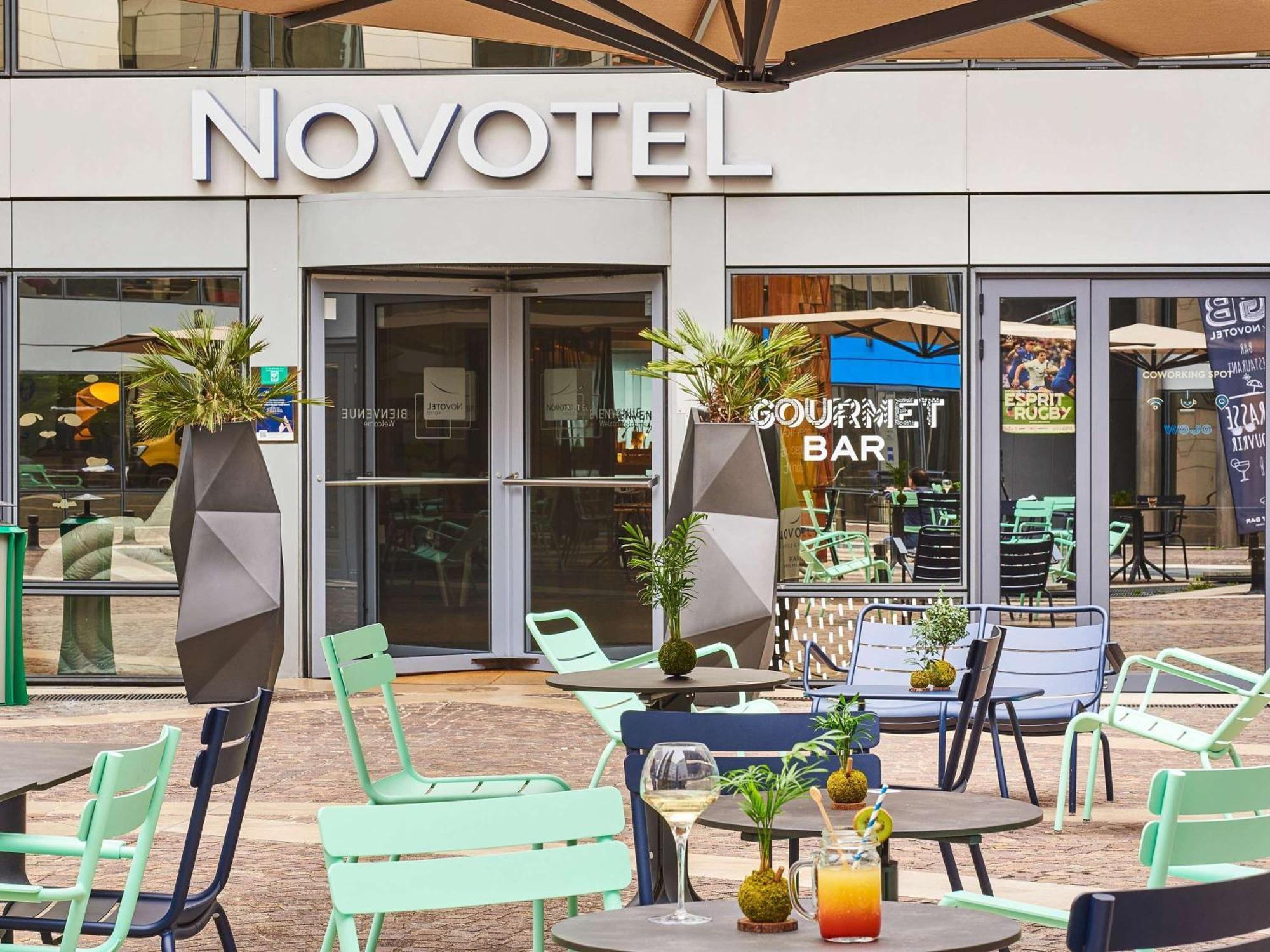 Novotel Paris Rueil Malmaison Bagian luar foto